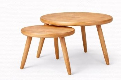 Juego de mesas nido circulares en madera natural