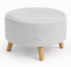 Puff redondo con tapa en tela gris claro y patas de madera clara